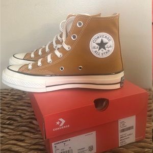 Converse size 7 in women